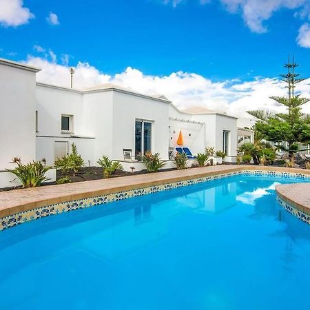 Luxurious Bungalow A2 In A Quiet Complex With Pool 100M From The Sea Charco del Palo Luaran gambar