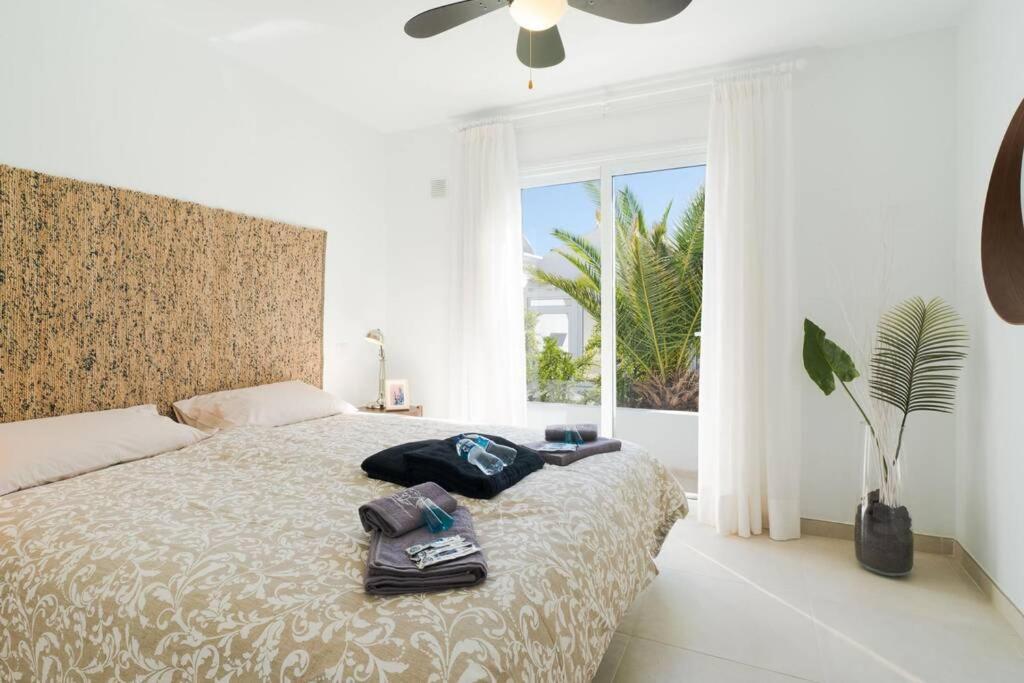 Luxurious Bungalow A2 In A Quiet Complex With Pool 100M From The Sea Charco del Palo Luaran gambar