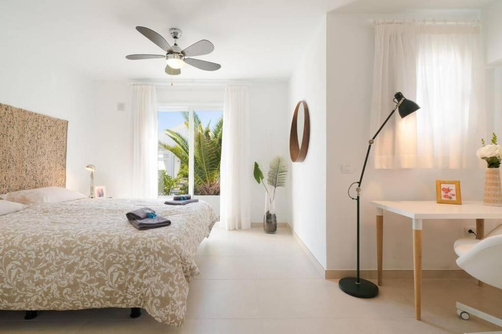 Luxurious Bungalow A2 In A Quiet Complex With Pool 100M From The Sea Charco del Palo Luaran gambar