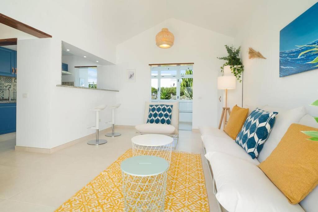 Luxurious Bungalow A2 In A Quiet Complex With Pool 100M From The Sea Charco del Palo Luaran gambar
