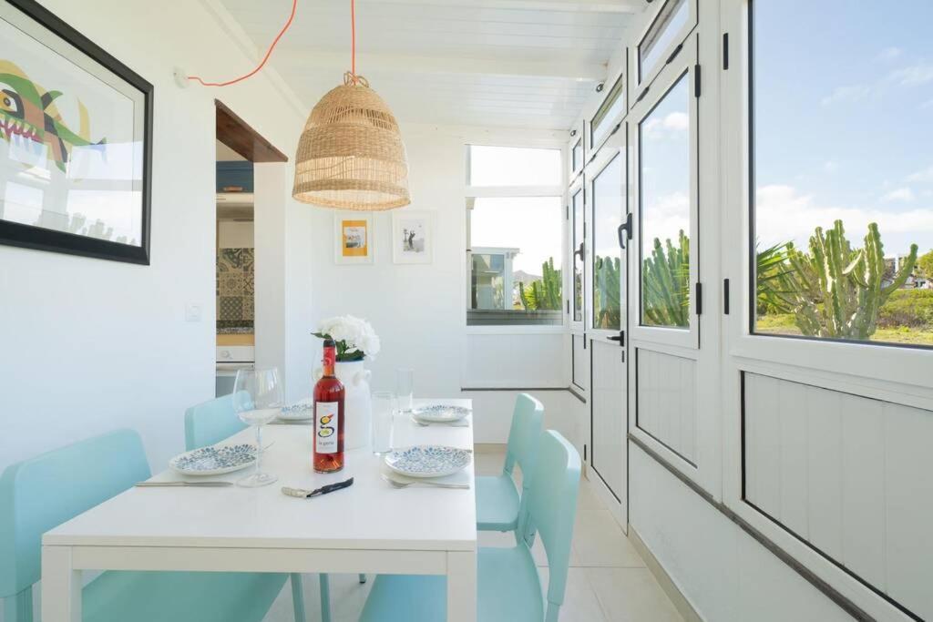 Luxurious Bungalow A2 In A Quiet Complex With Pool 100M From The Sea Charco del Palo Luaran gambar