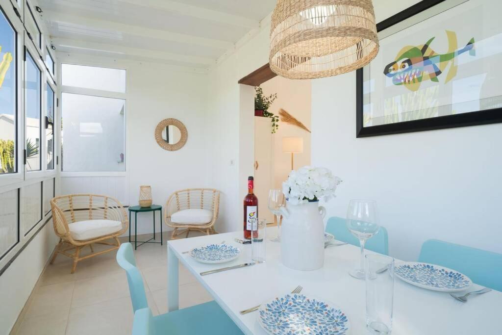 Luxurious Bungalow A2 In A Quiet Complex With Pool 100M From The Sea Charco del Palo Luaran gambar
