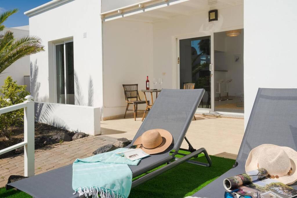 Luxurious Bungalow A2 In A Quiet Complex With Pool 100M From The Sea Charco del Palo Luaran gambar